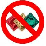 Онищенко выступает за ограничение закупок иностранных презервативов